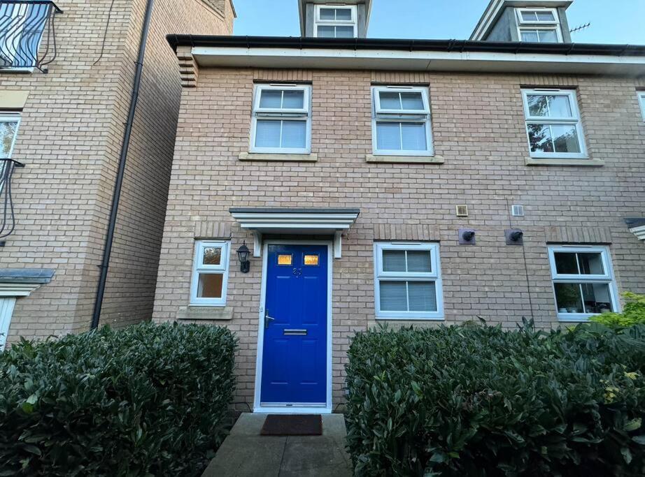 Willa Modern Townhouse - 3 Bed 2.5 Bath 2 Private Gated Parking Wellingborough Zewnętrze zdjęcie