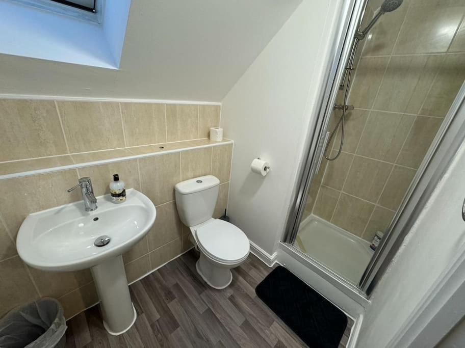 Willa Modern Townhouse - 3 Bed 2.5 Bath 2 Private Gated Parking Wellingborough Zewnętrze zdjęcie